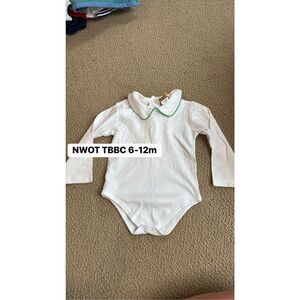 NWOT The Beaufort Bonnet Company green trim 6-12m onesie top
